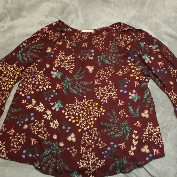 Floral Cold-Shoulder Blouse - Picture 2 of 7